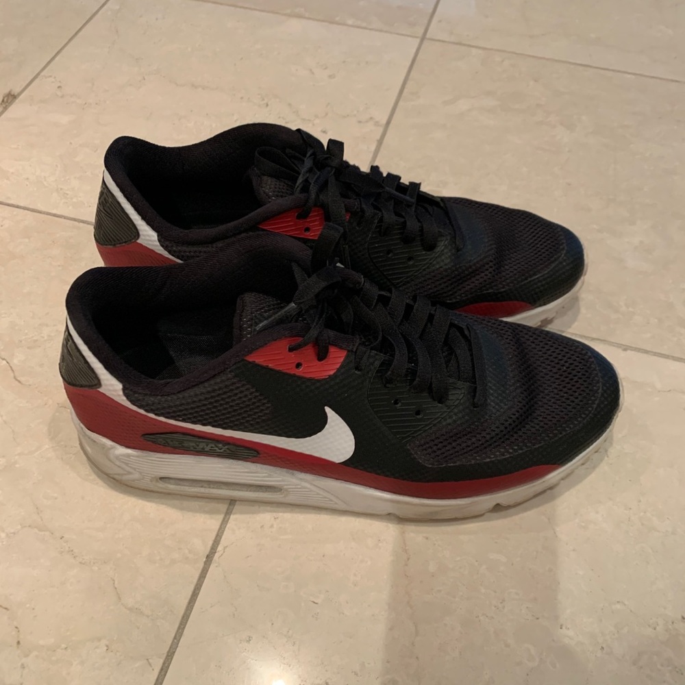 Nike Men’s Air Max 90